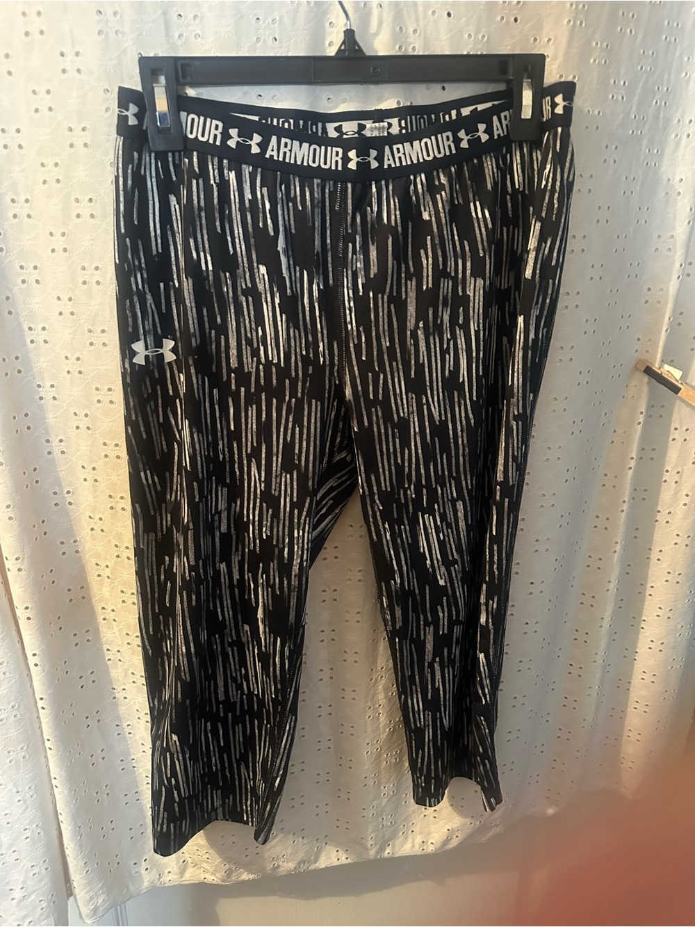 Under Armour Black and White Girls' Printed Athletic Leggings